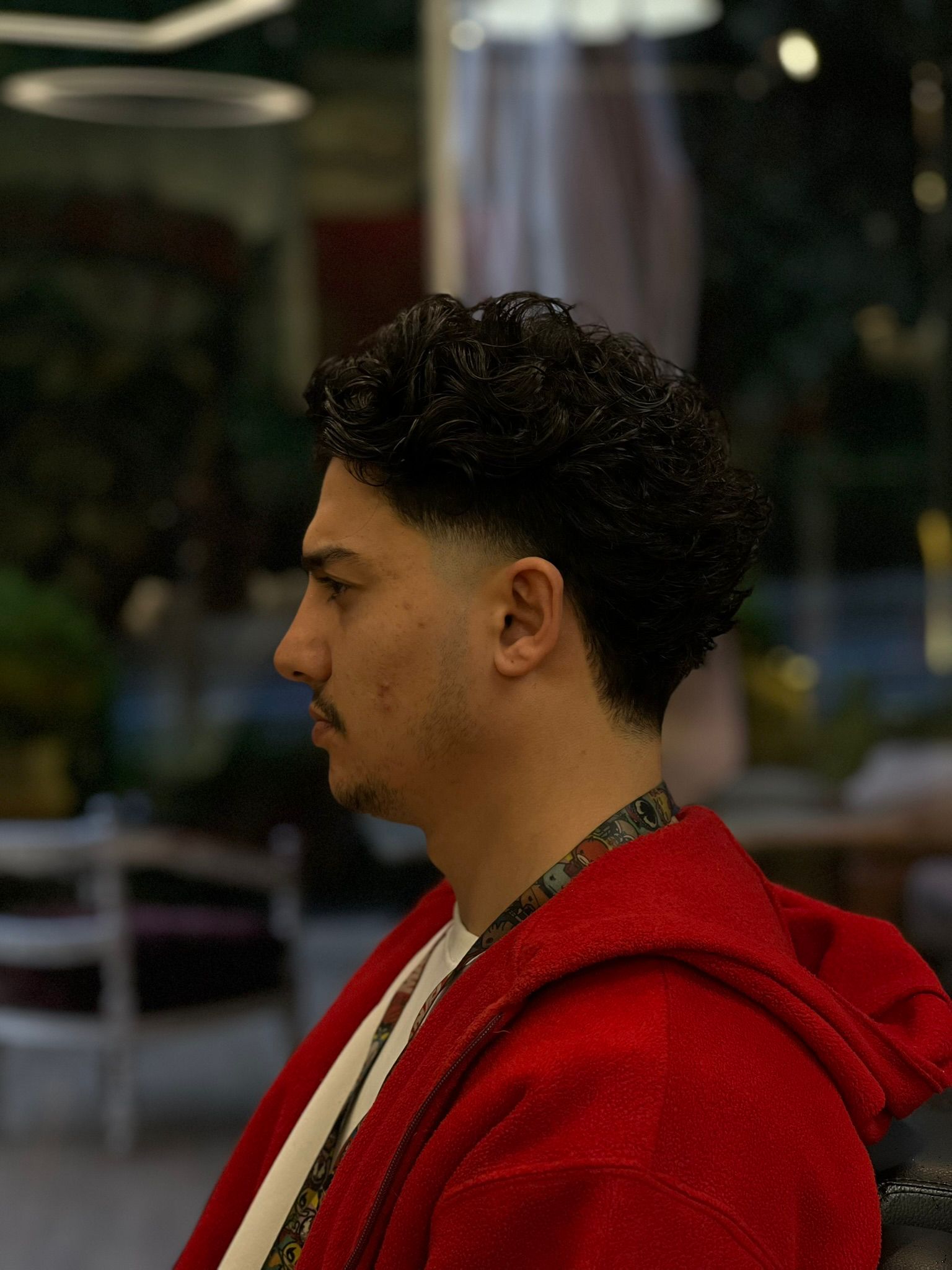 Curly fade kesim